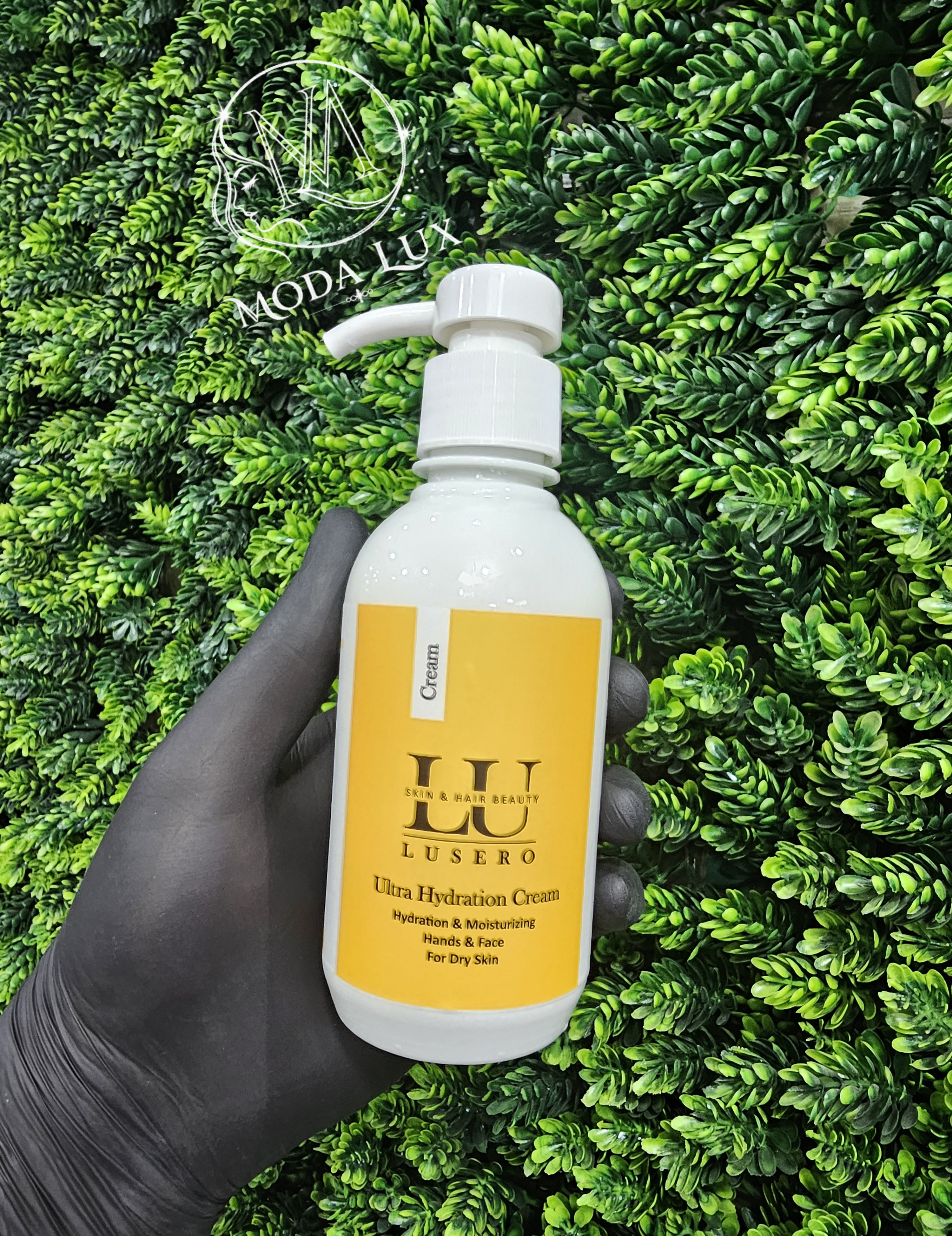 کرم آبرسان پمپی لوسرو پوست خشک LUSERO