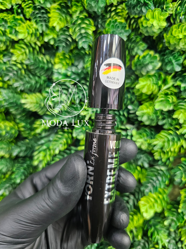 ریمل حجم دهنده و بلند کننده یورنی مدل Extreme Super Lash